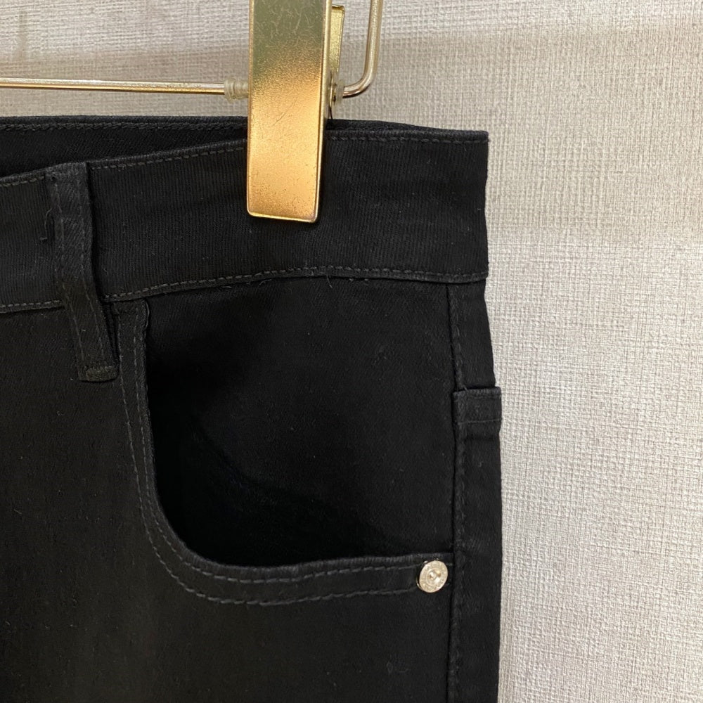Back Pocket Subtle Printed Solid Black Straight Denim Jeans P141004