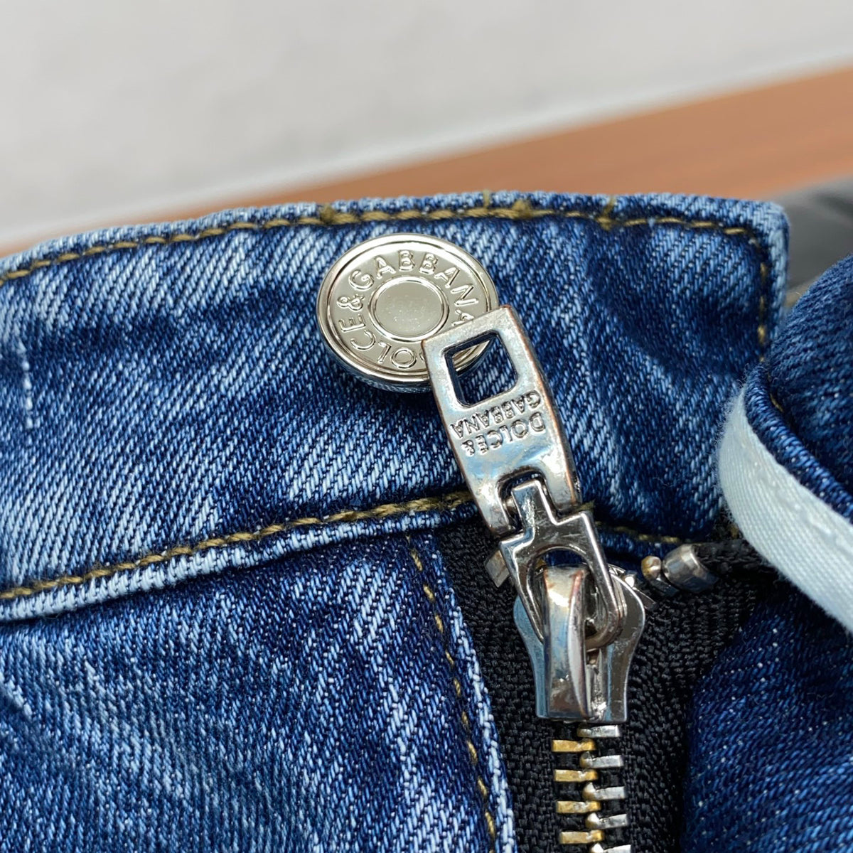Crest Crown Embroidery Slim Denim E260936