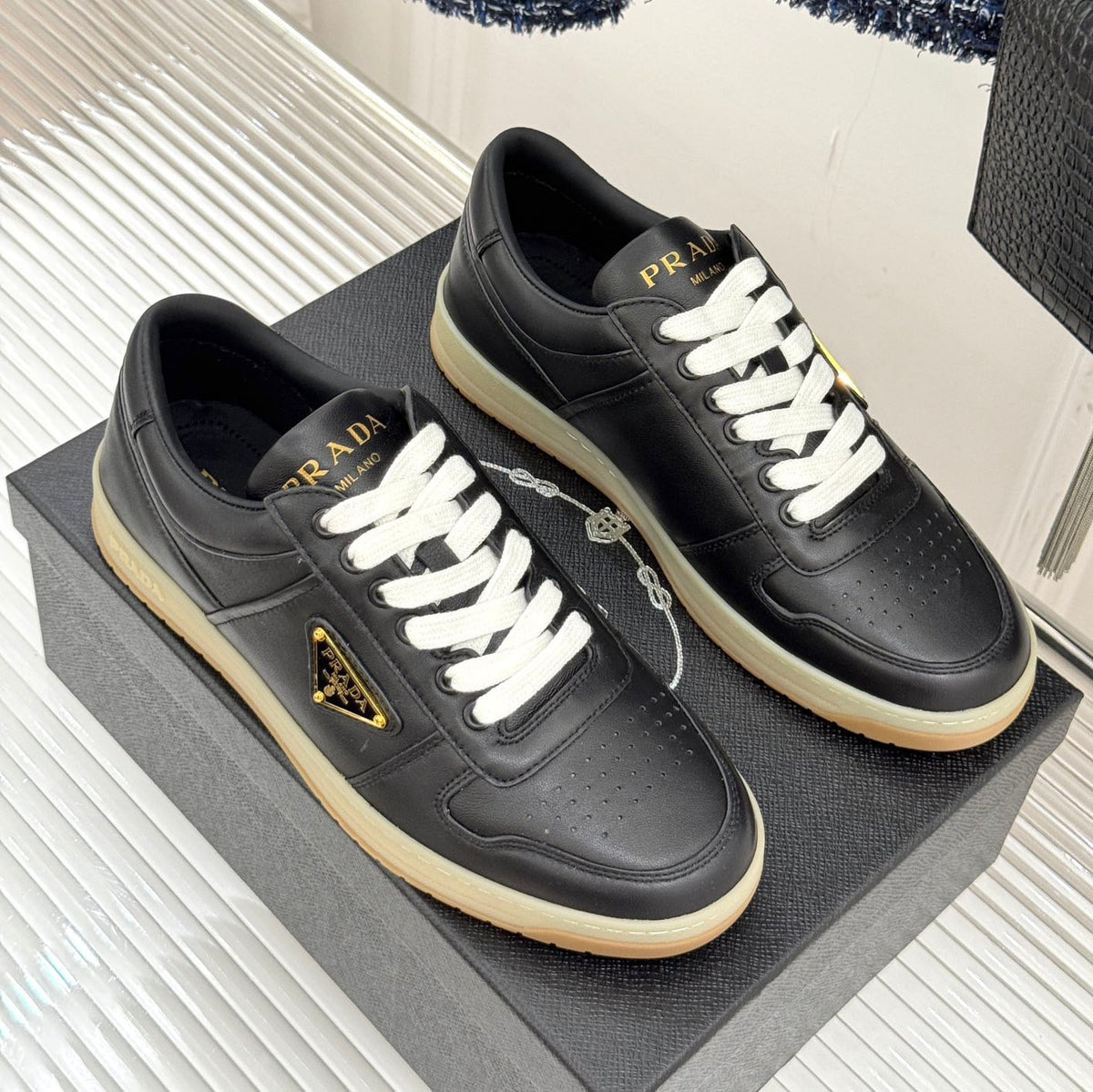 Triangle Badge Flat Lace-up Sneakers With Perforated Toe S265505