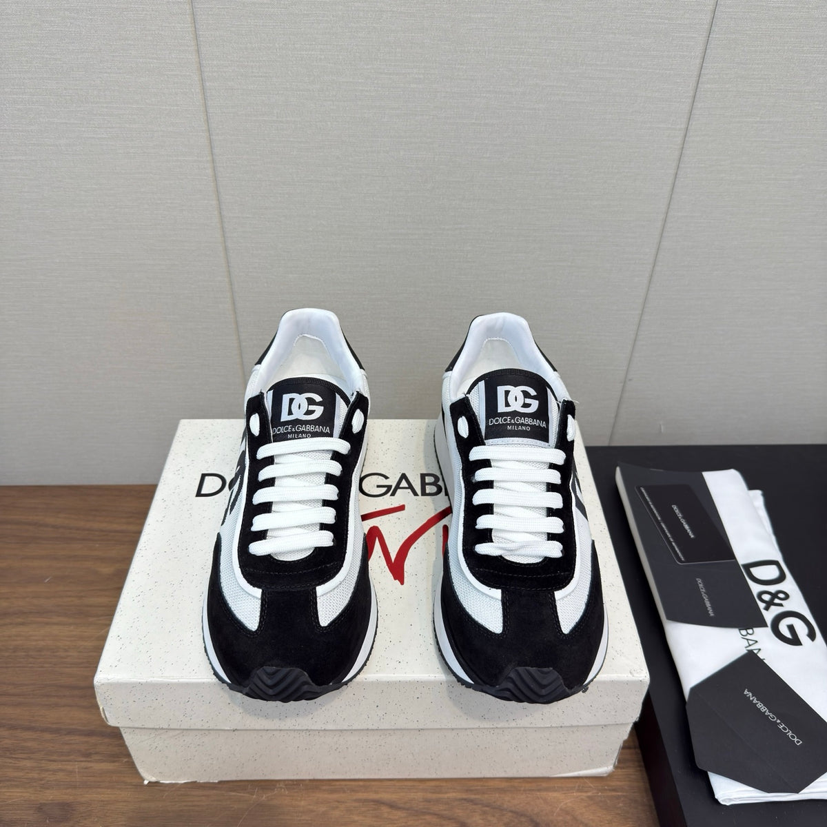 Men's Retro Low-Top Sneakers NE190102