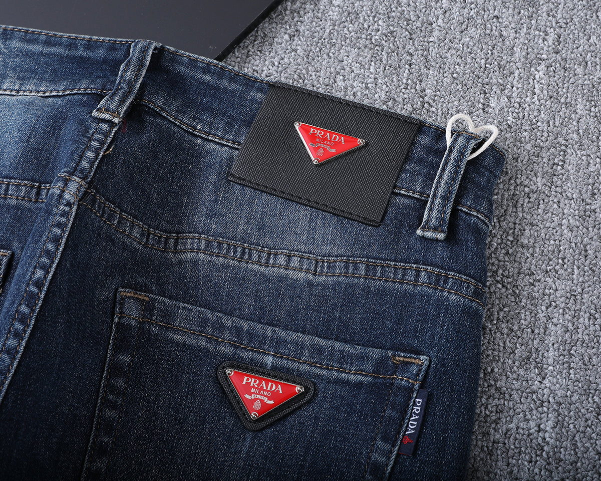 Vintage Fade Triangle Emblem & Text Print Jeans V260821