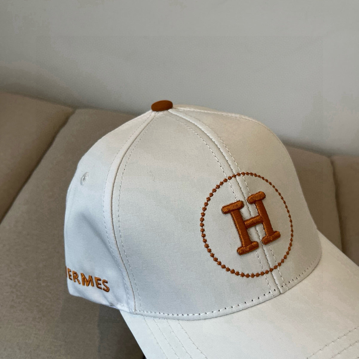 Circle Frame Letter H Embroidery Baseball Cap G103008