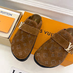 Embossed Pattern Adjustable Strap Mule Clogs S283419
