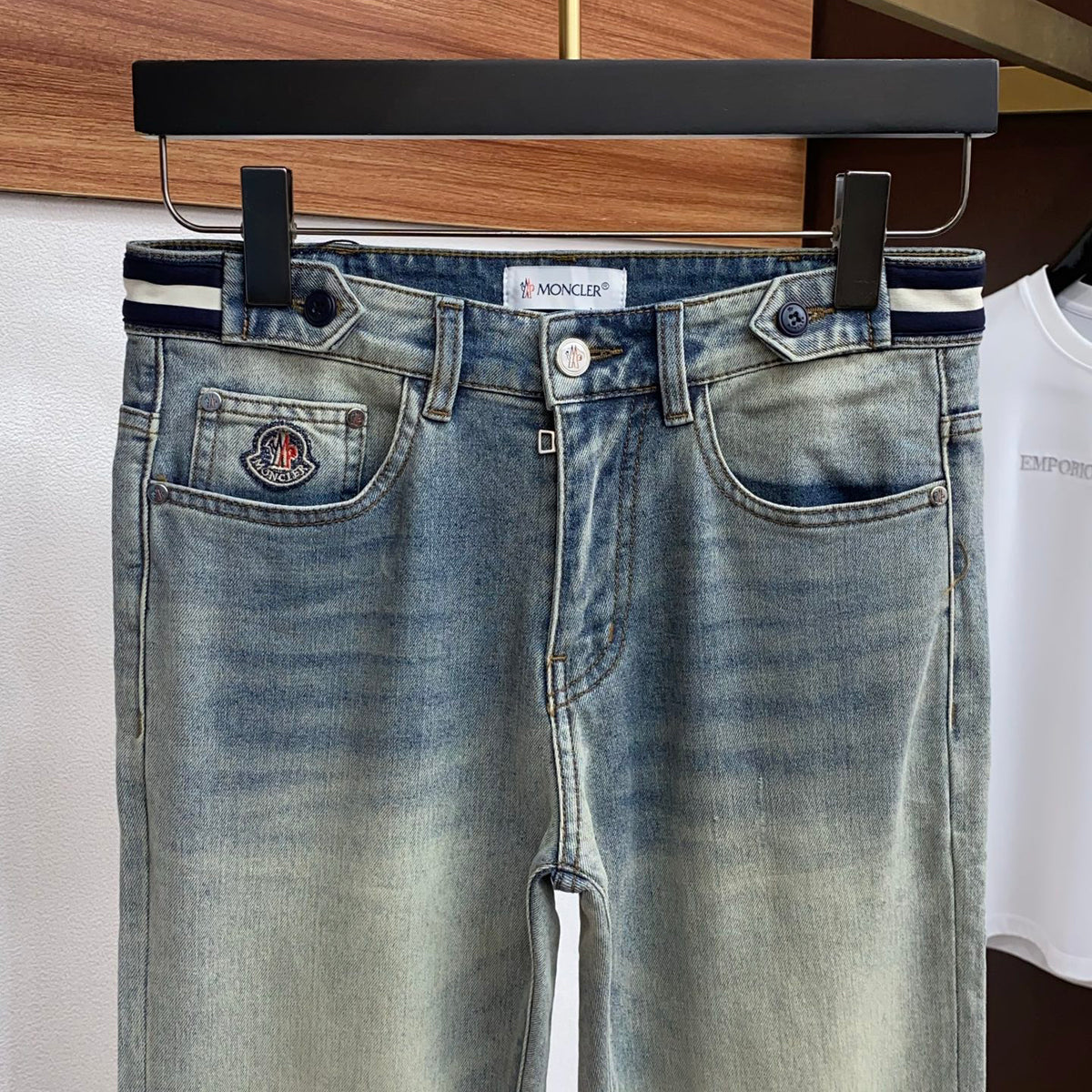 Circular Badge Embroidery Back Pocket Denim Jeans L260616
