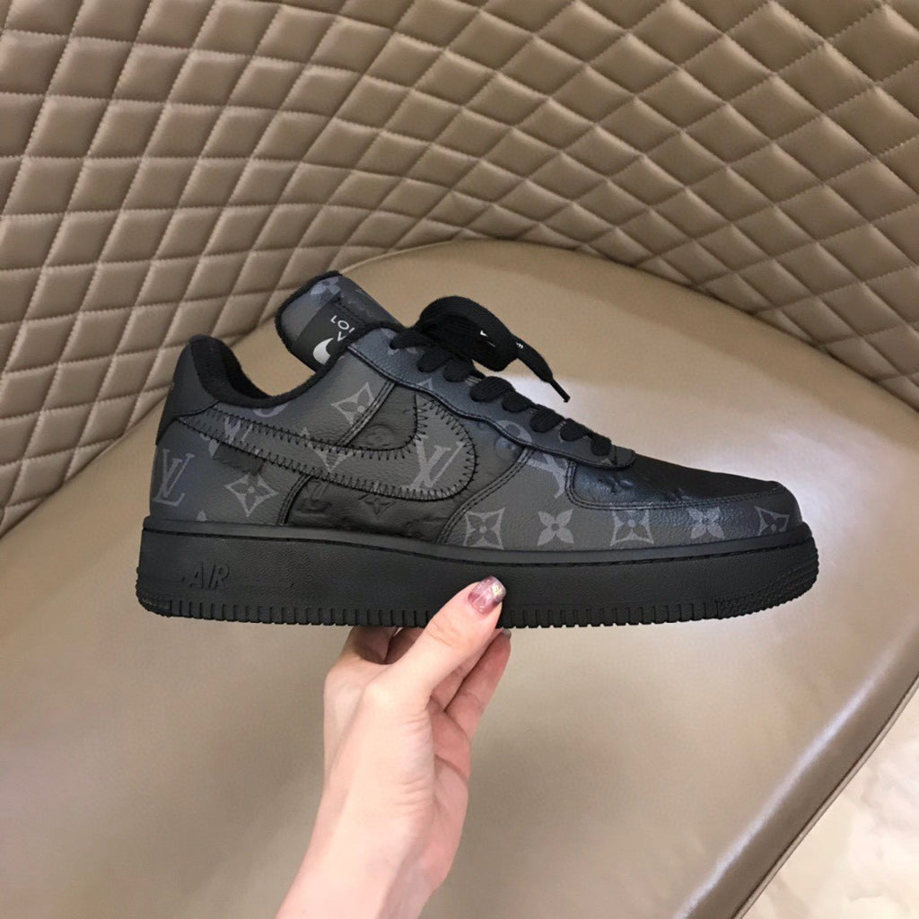 Co-branded Monogram Patchwork Low Top Sneakers S283404