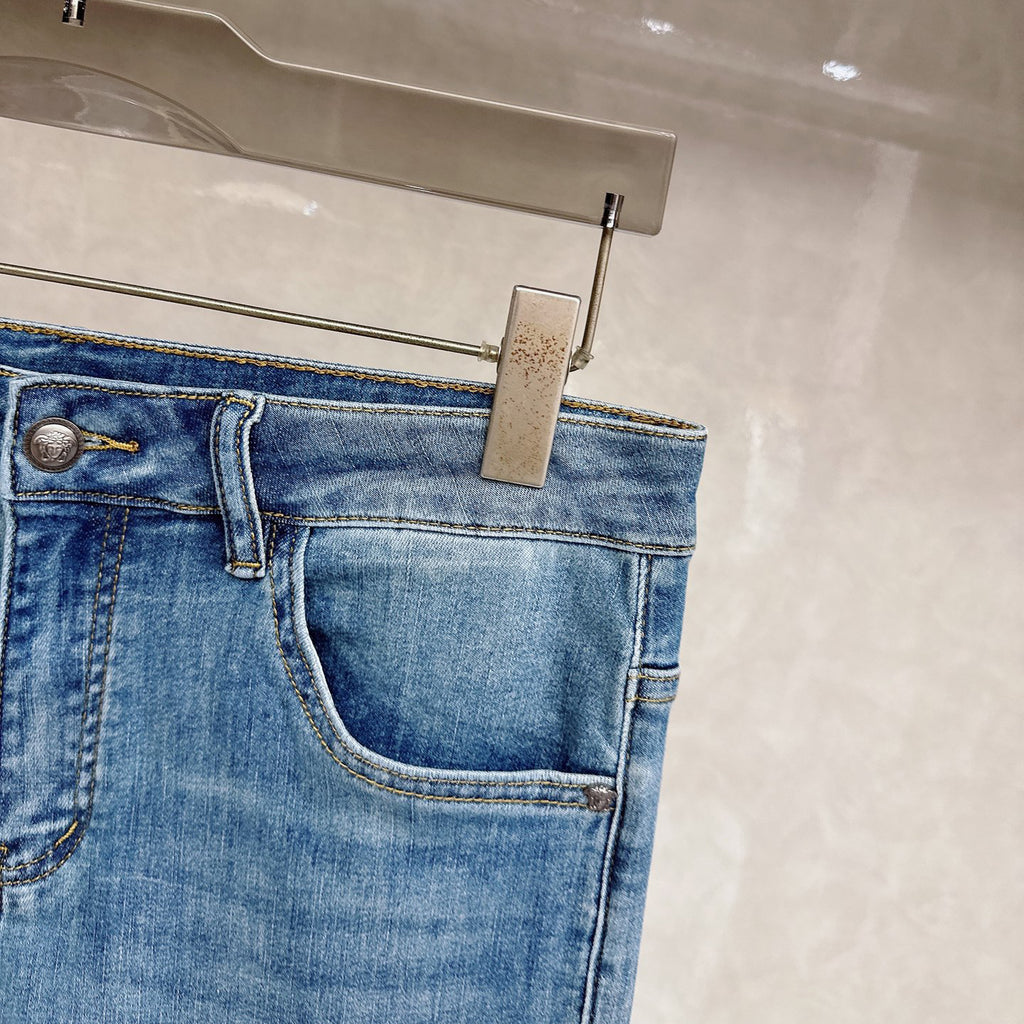 Pale Washed Denim Pants With Dual Portrait Graphic On Back Pocket R260506