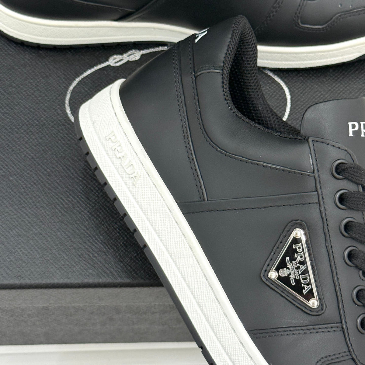 Triangle Badge Flat Lace-up Sneakers With Perforated Toe S265505