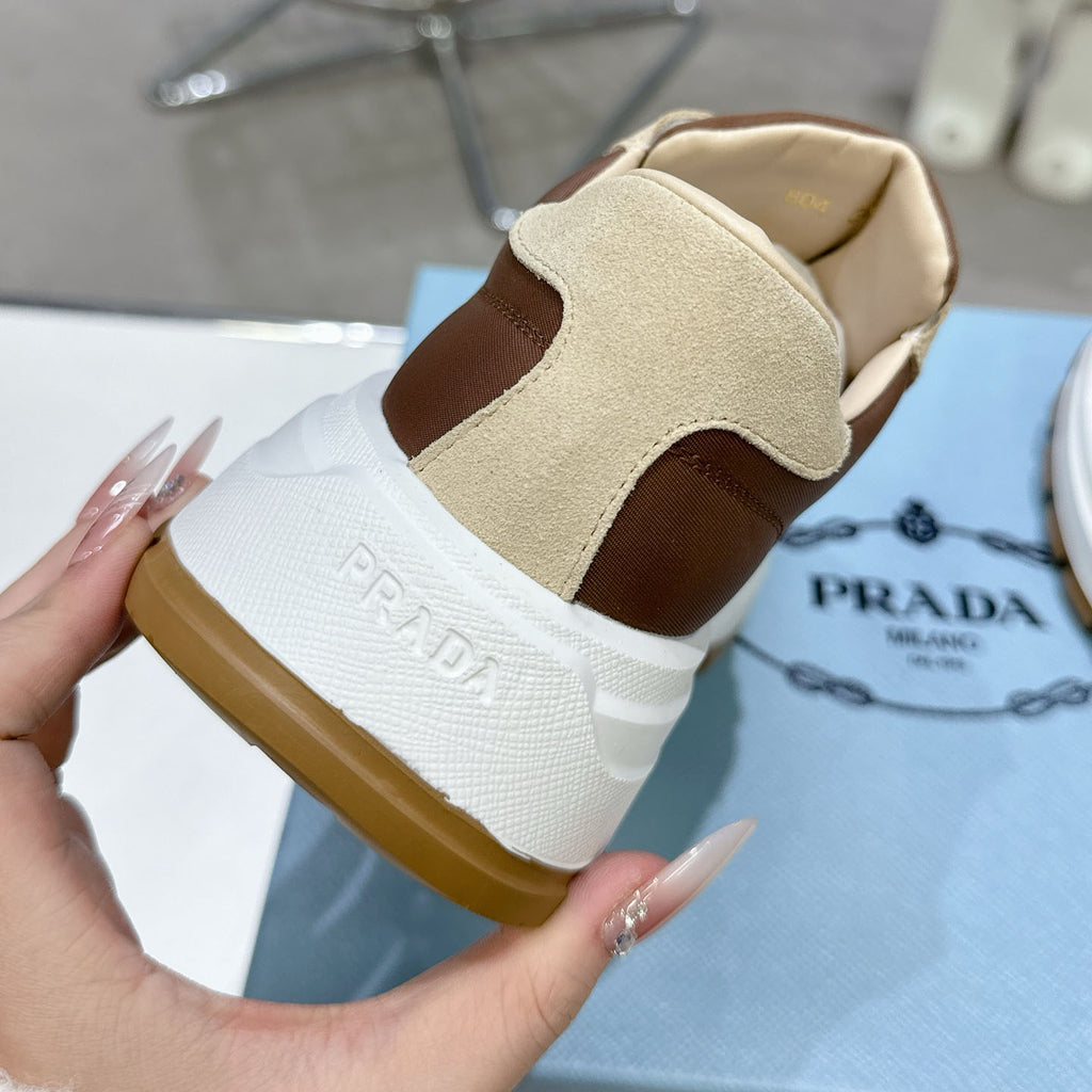 Suede Fabric Patchwork Triangle Logo Chunky Sole Sneakers S283410