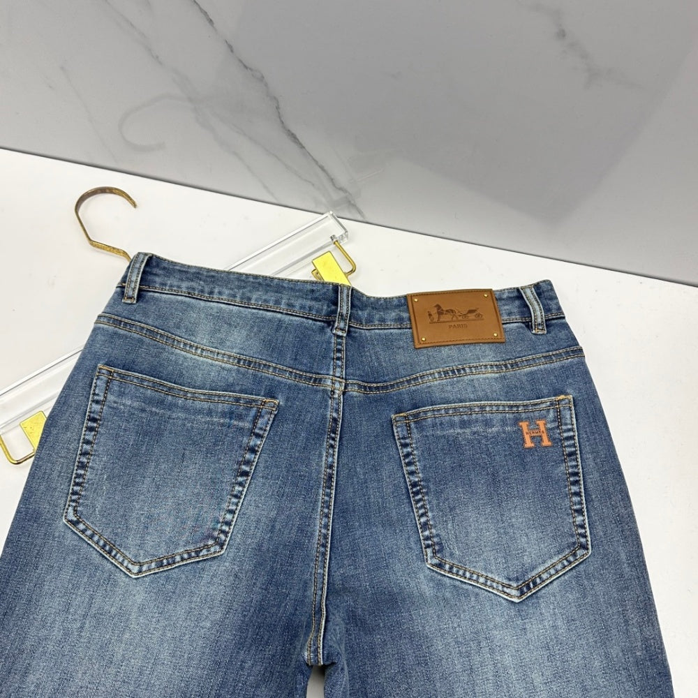 Back Pocket Letter Embroidered Vintage Blue Straight Denim Jeans P141005