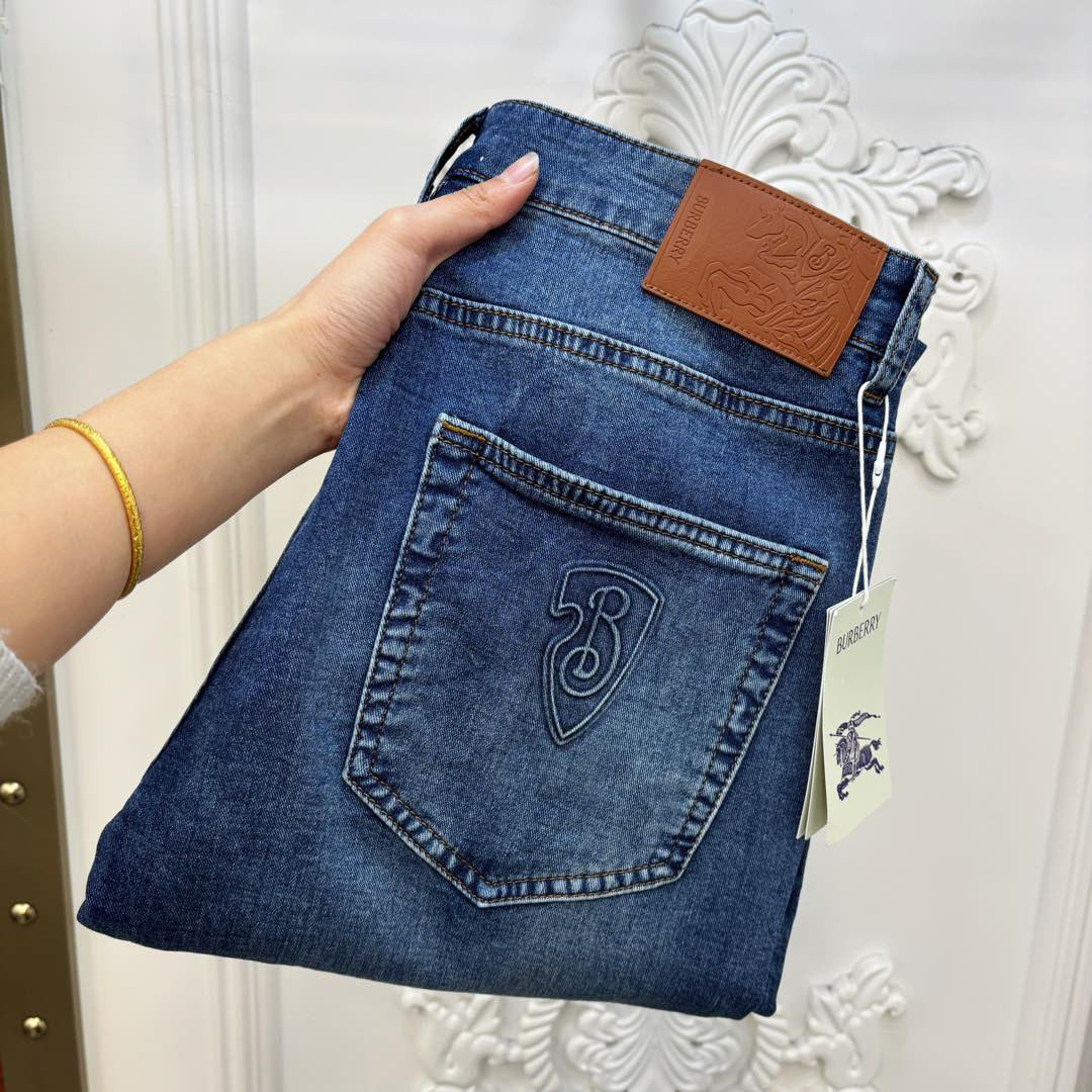 Deep Blue Wash Embossed Shield Jeans E260909