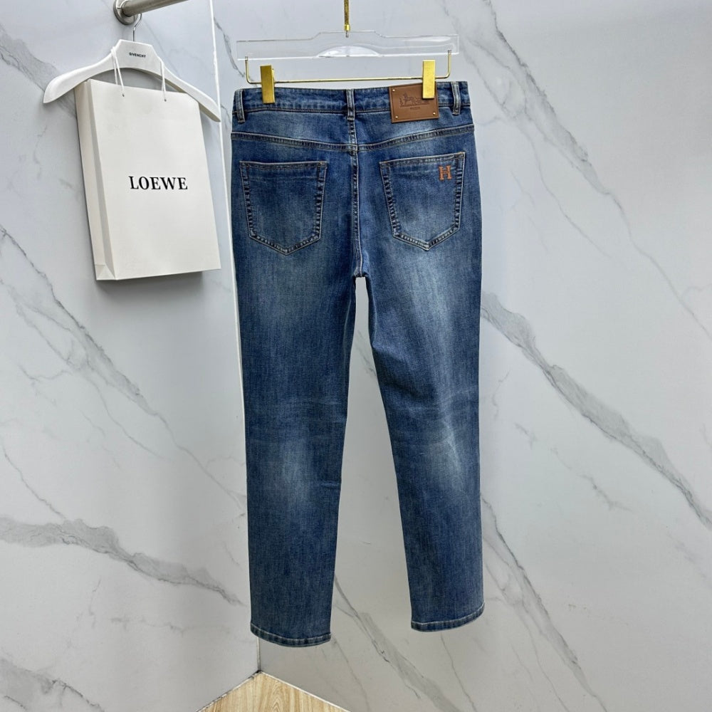 Back Pocket Letter Embroidered Vintage Blue Straight Denim Jeans P141005