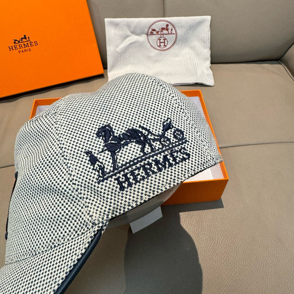 Letter H & Carriage Embroidery Baseball Cap G103012