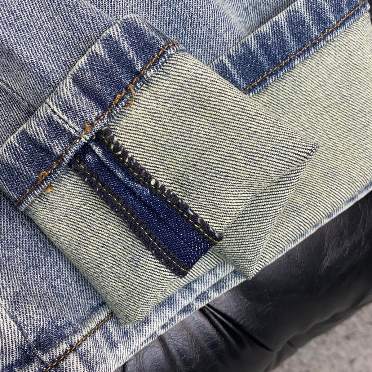 Pale Washed Denim Jeans With Faint Star Print On Back Pocket R260501