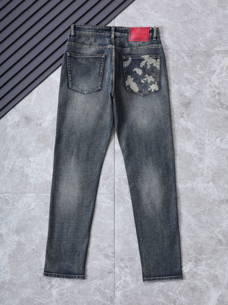 Back Pocket Camouflage Printed Vintage Denim Jeans R260538
