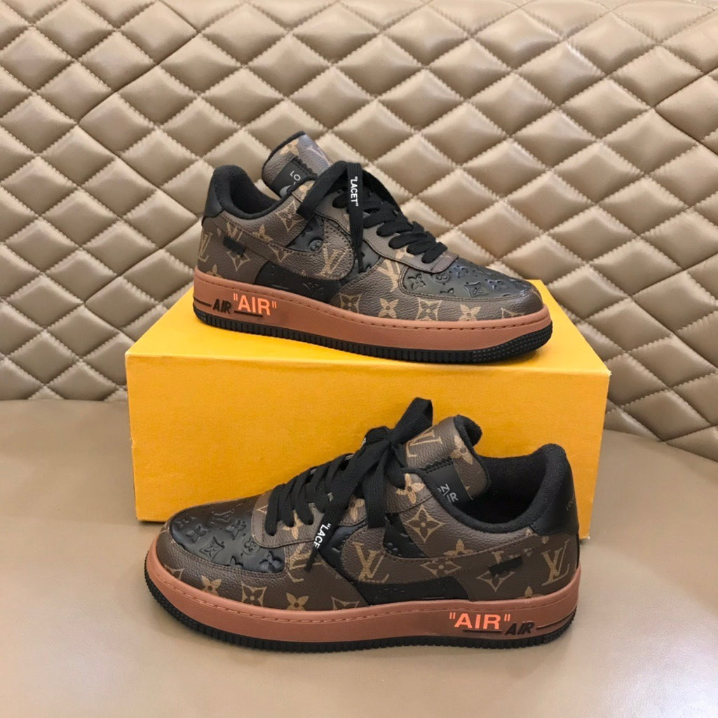 Co-branded Monogram Patchwork Low Top Sneakers S283404