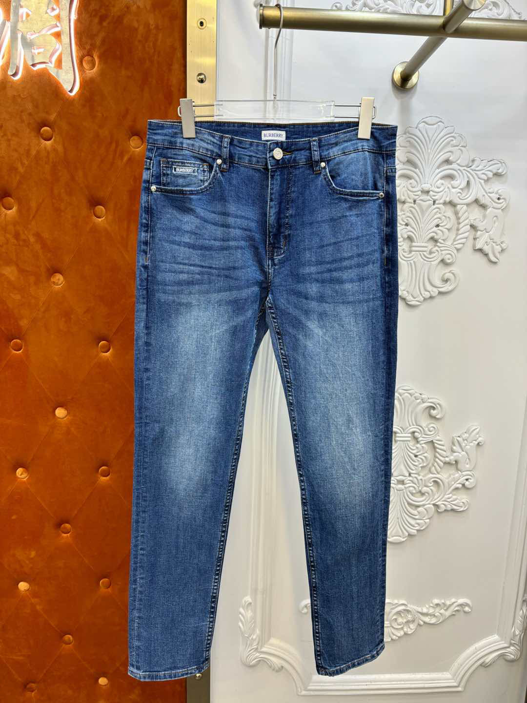 Deep Blue Wash Embossed Shield Jeans E260909