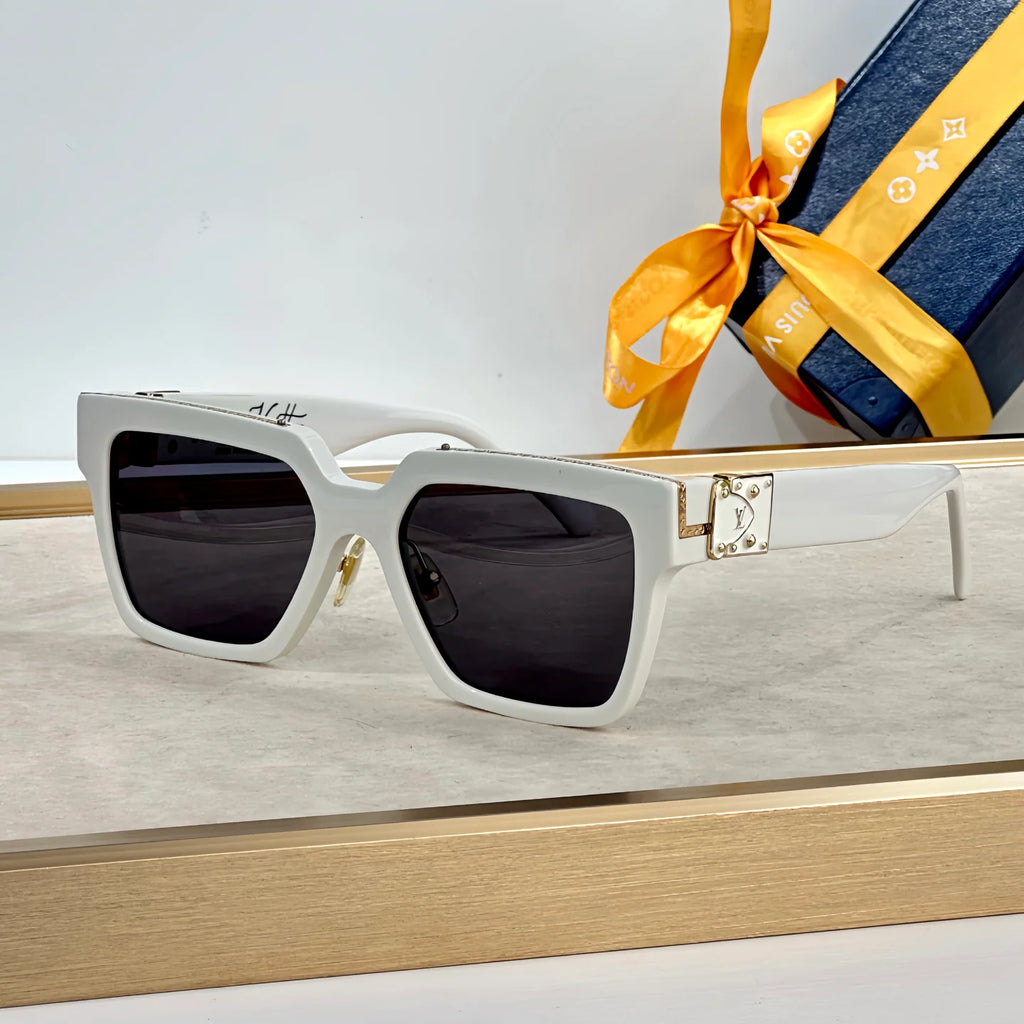 Bold Square Frame Sunglasses Rivet Metal Hinge Decor Eyewear K030101