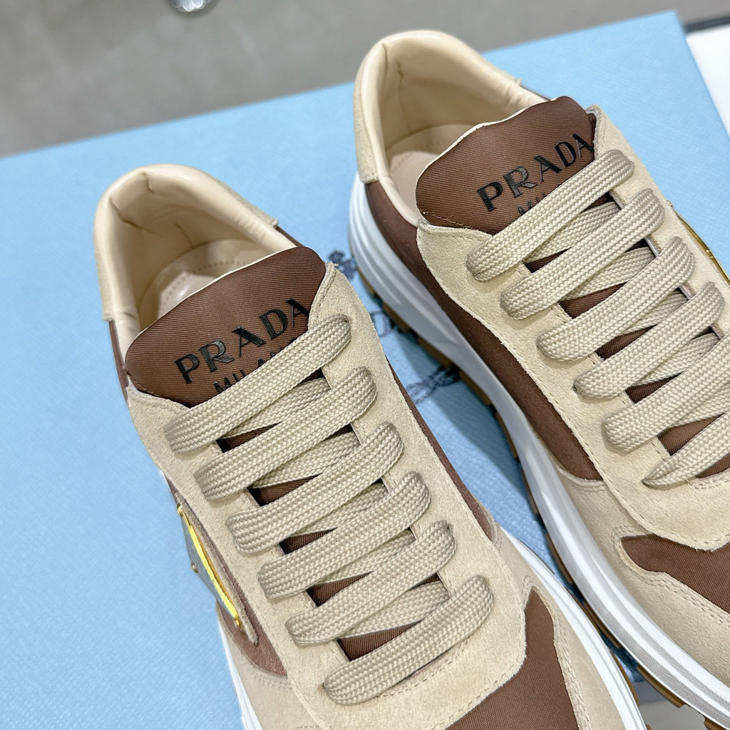 Suede Fabric Patchwork Triangle Logo Chunky Sole Sneakers S283410