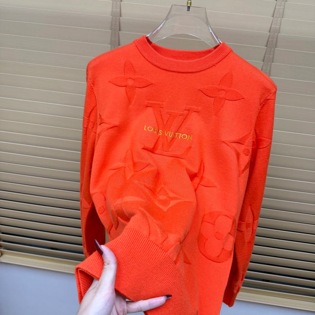 New Round Neck Embossed Jacquard Knit Sweater GN380101