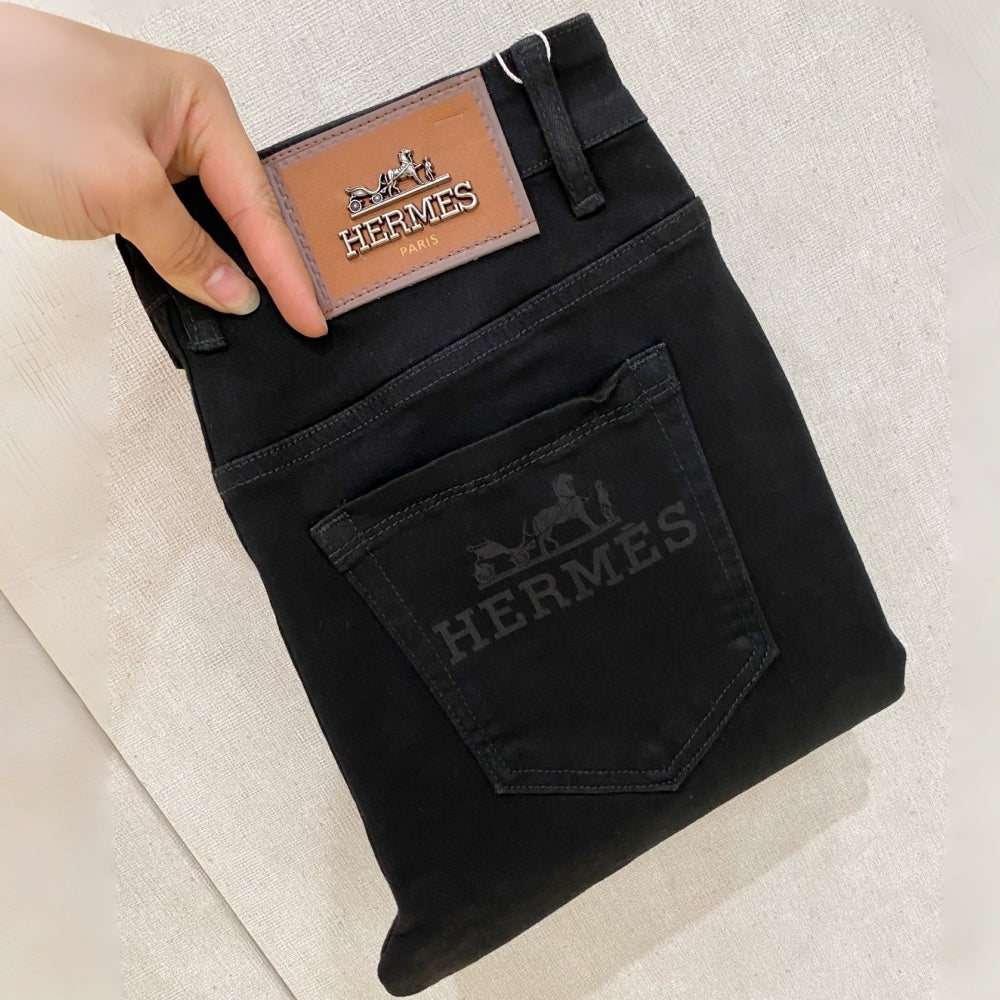 Back Pocket Subtle Printed Solid Black Straight Denim Jeans P141004
