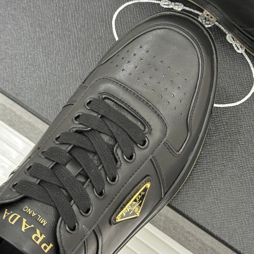 Triangle Badge Flat Lace-up Sneakers With Perforated Toe S265505