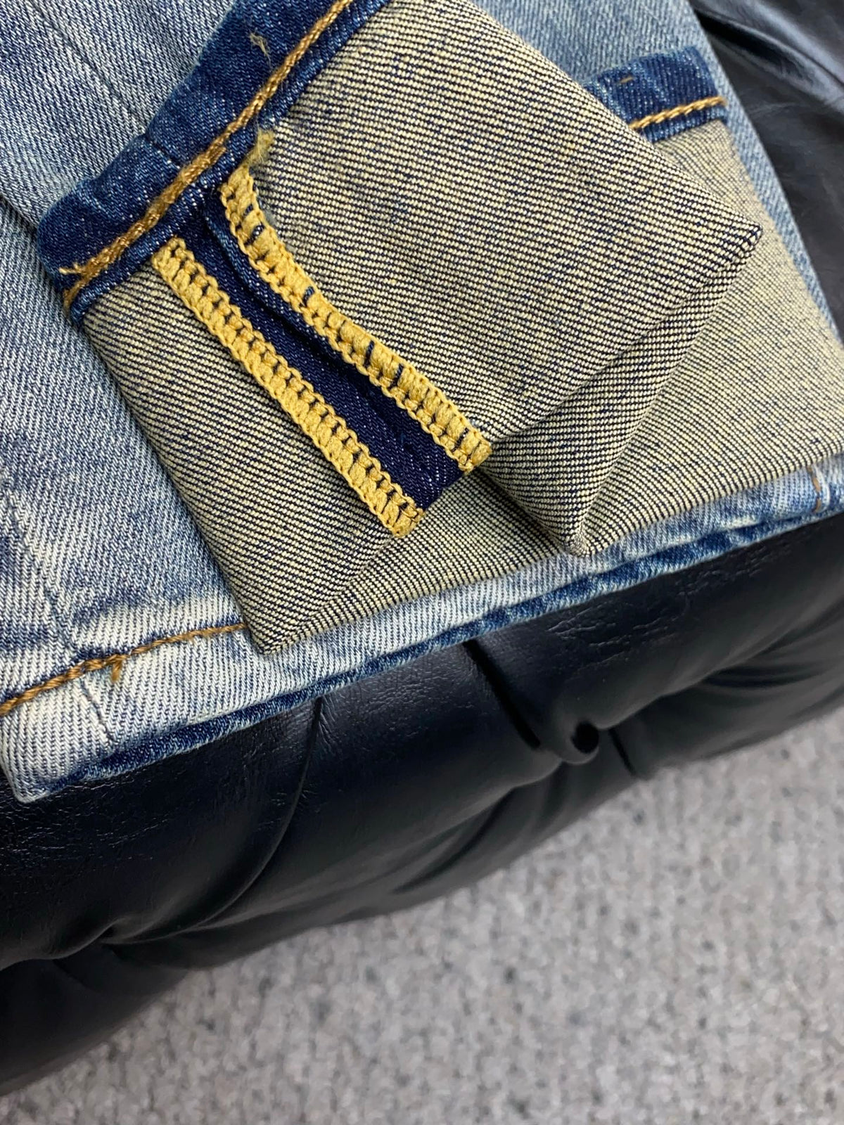 Vintage Fade Web Stripe Waist Embroidery Jeans E260950