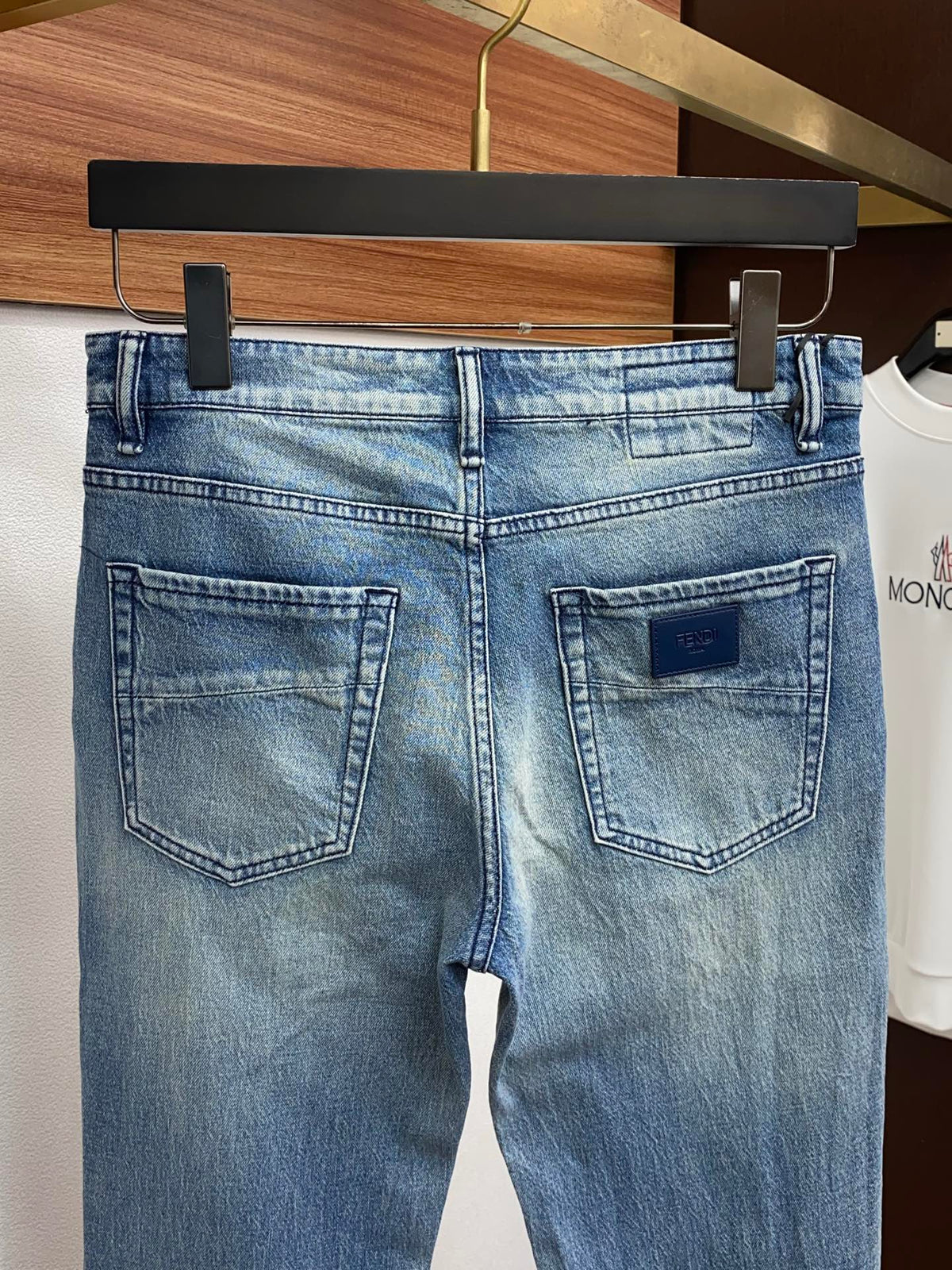 Vintage Faded Blue Leather Patch Jeans E260943