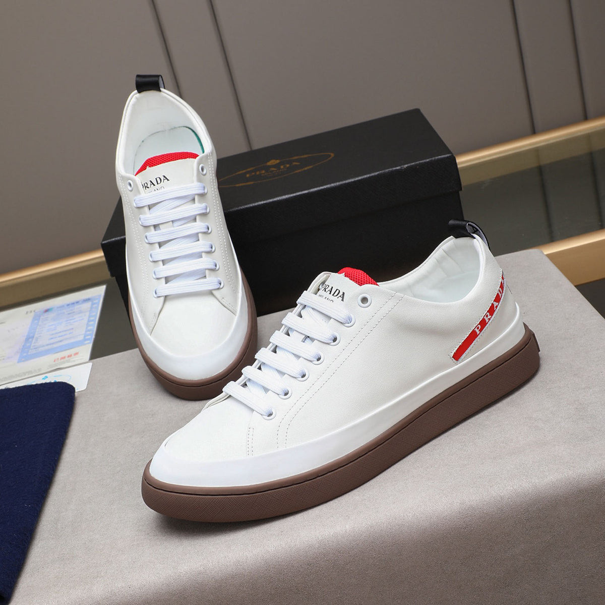 Red Side Label Leather Low Top Sneakers S283408