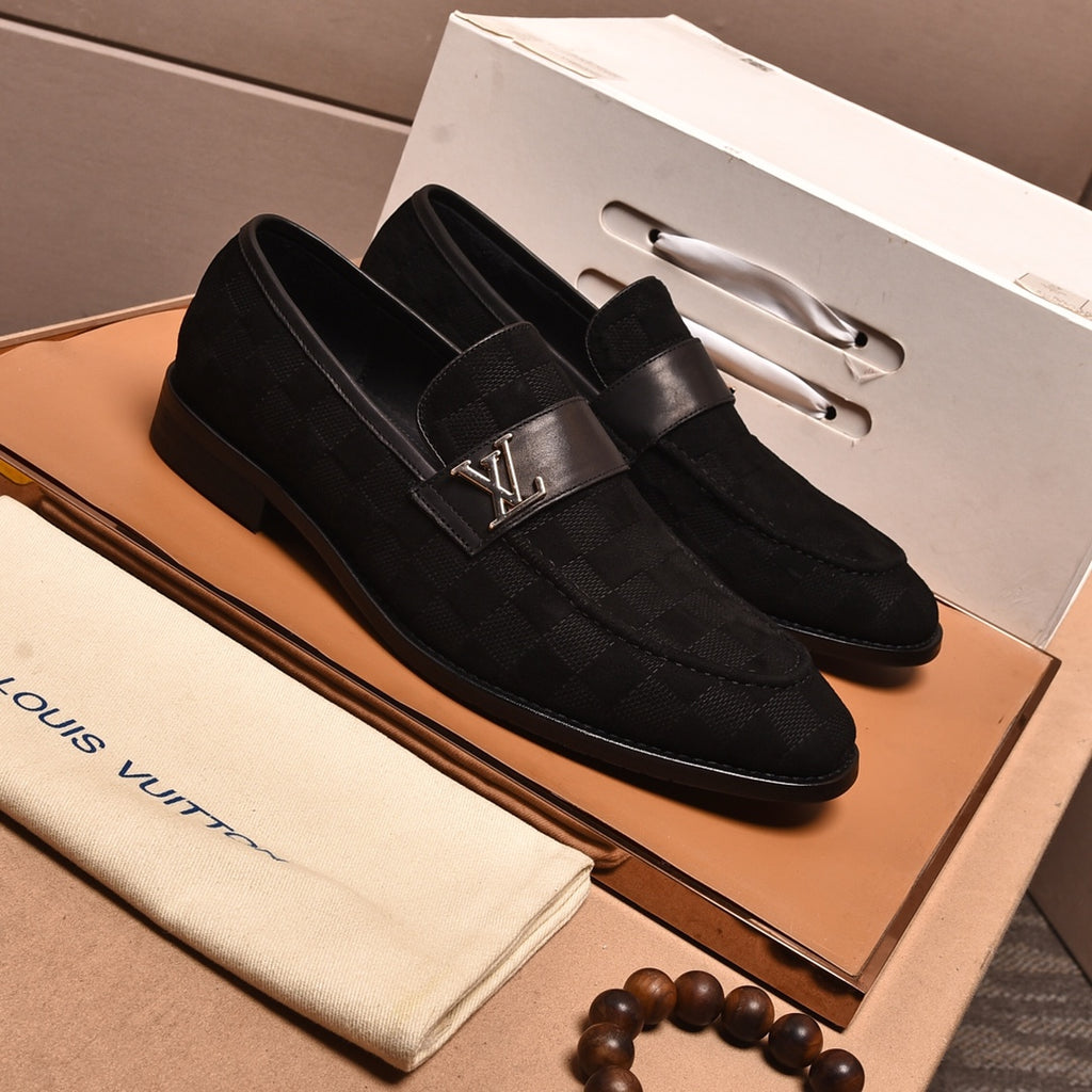 Men's Checkered Embossed Metal Logo Slip-On Loafers NE190123