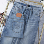 Light Wash Round Medusa Crest Jeans E260918