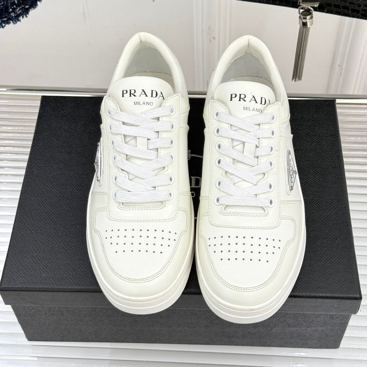 Triangle Badge Flat Lace-up Sneakers With Perforated Toe S265505