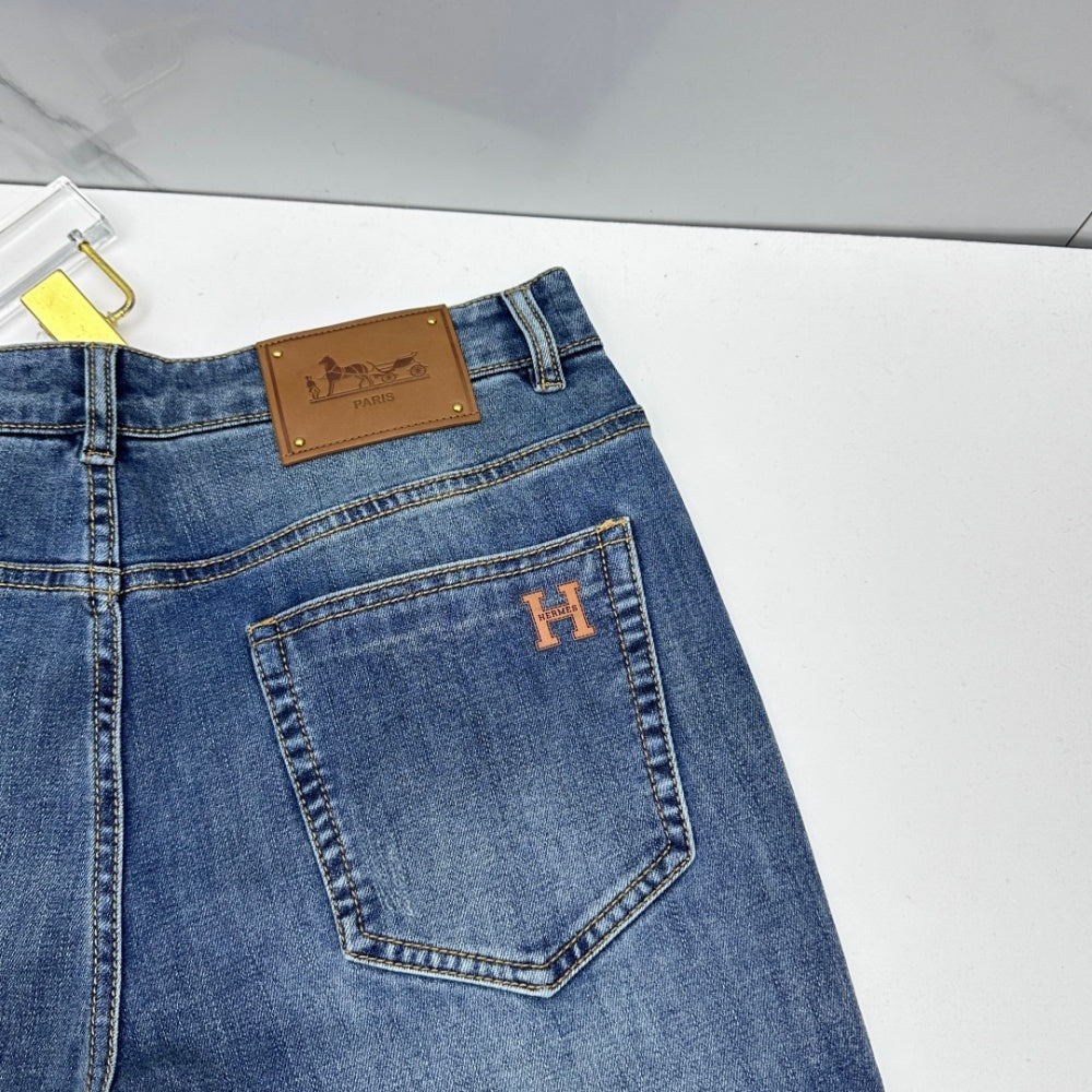 Back Pocket Letter Embroidered Vintage Blue Straight Denim Jeans P141005