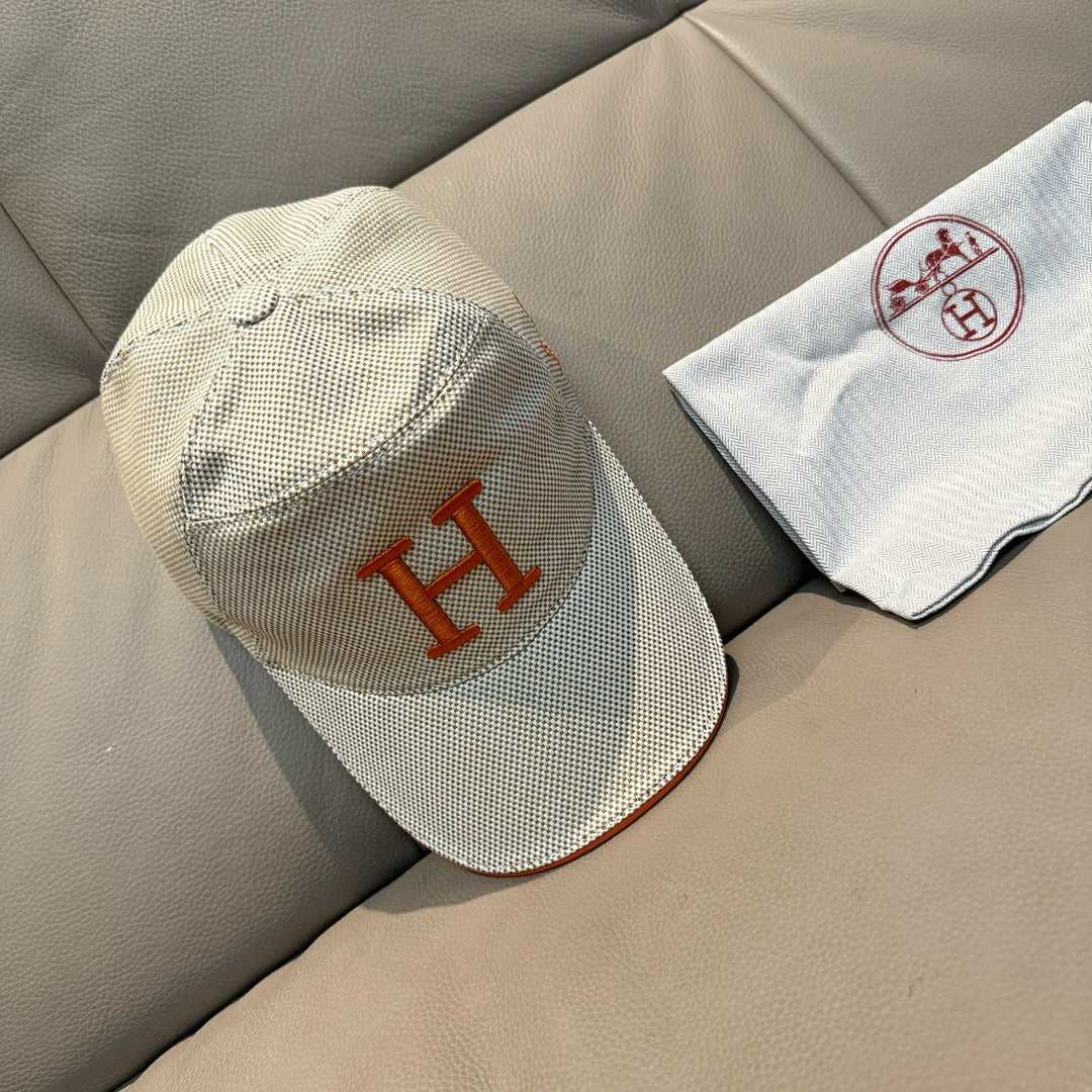 Letter H & Carriage Embroidery Baseball Cap G103012