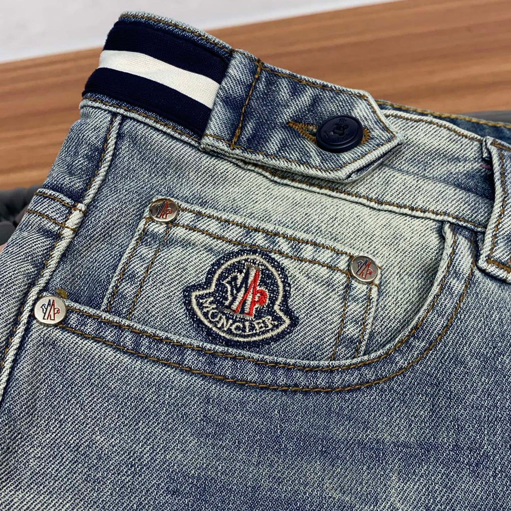 Circular Badge Embroidery Back Pocket Denim Jeans L260616