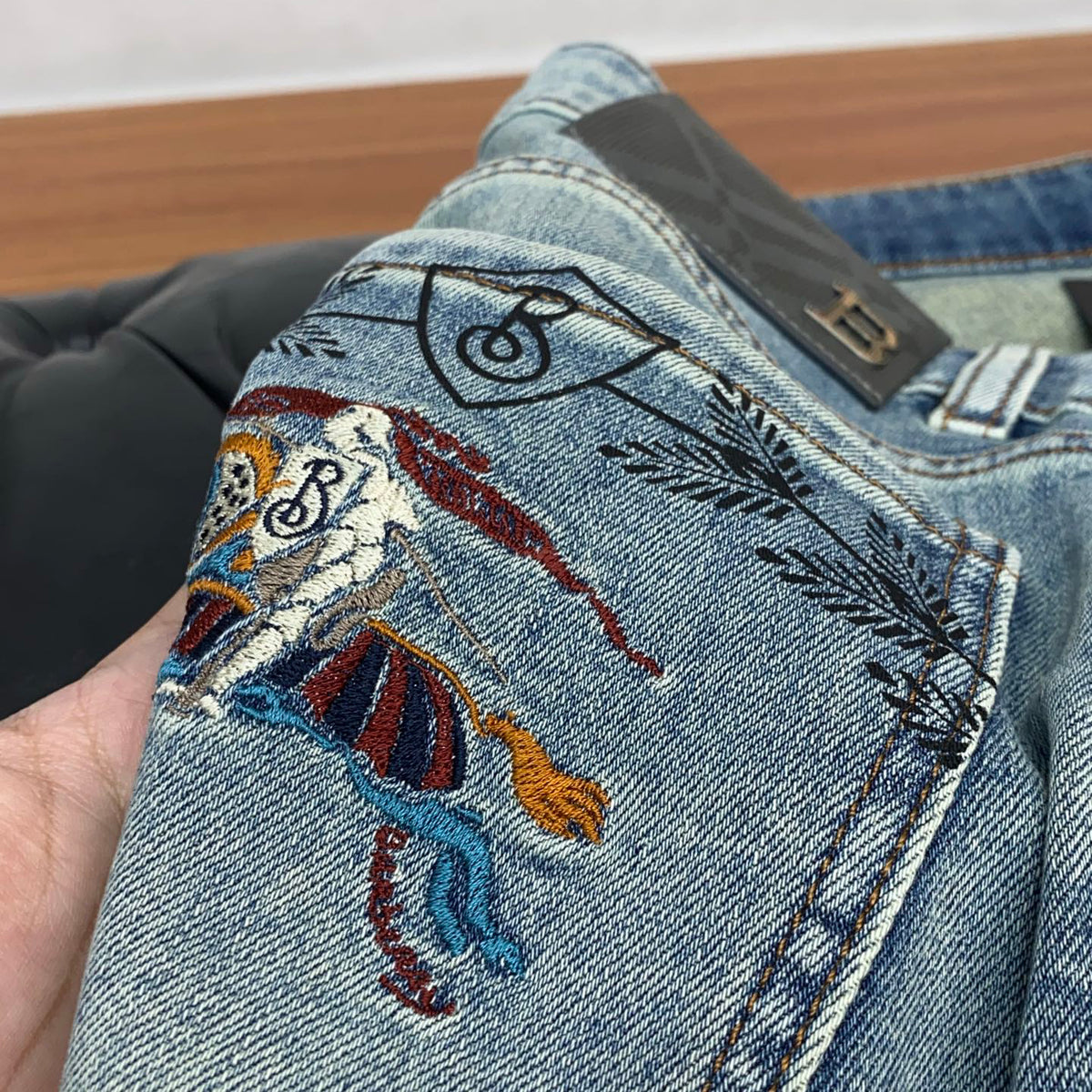Light Faded Wash Mens Knight Motif Embroidered Pocket Denim Trousers R260525