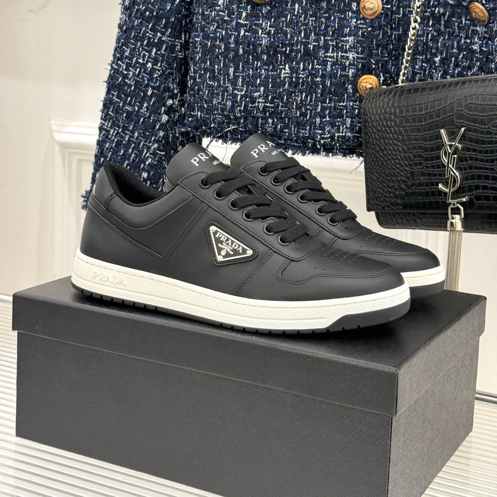 Triangle Badge Flat Lace-up Sneakers With Perforated Toe S265505
