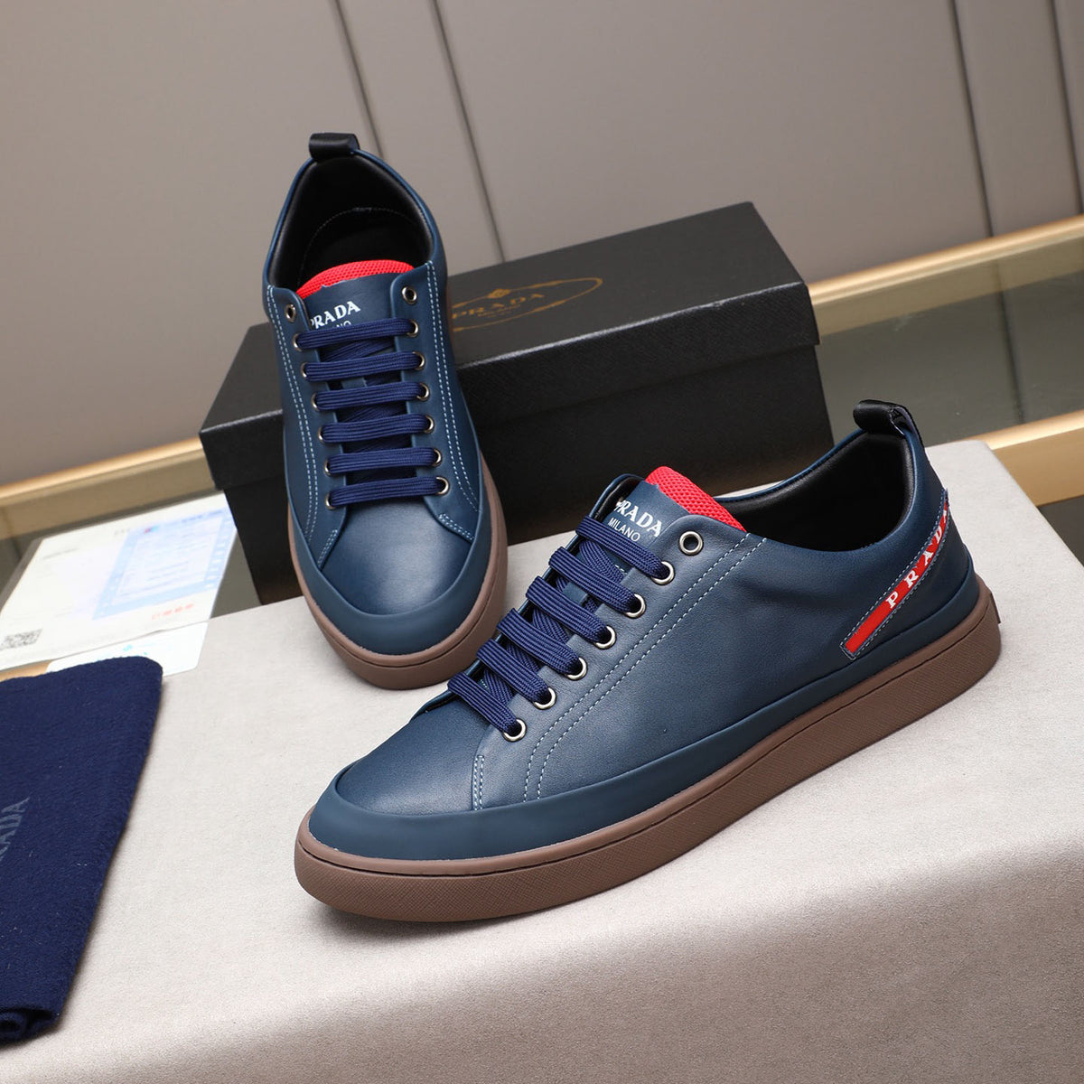 Red Side Label Leather Low Top Sneakers S283408