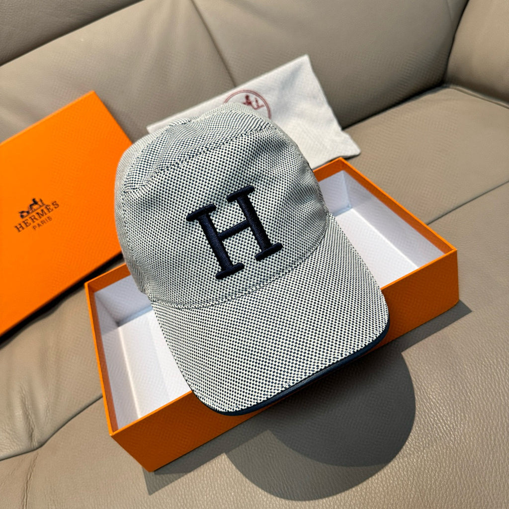 Letter H & Carriage Embroidery Baseball Cap G103012