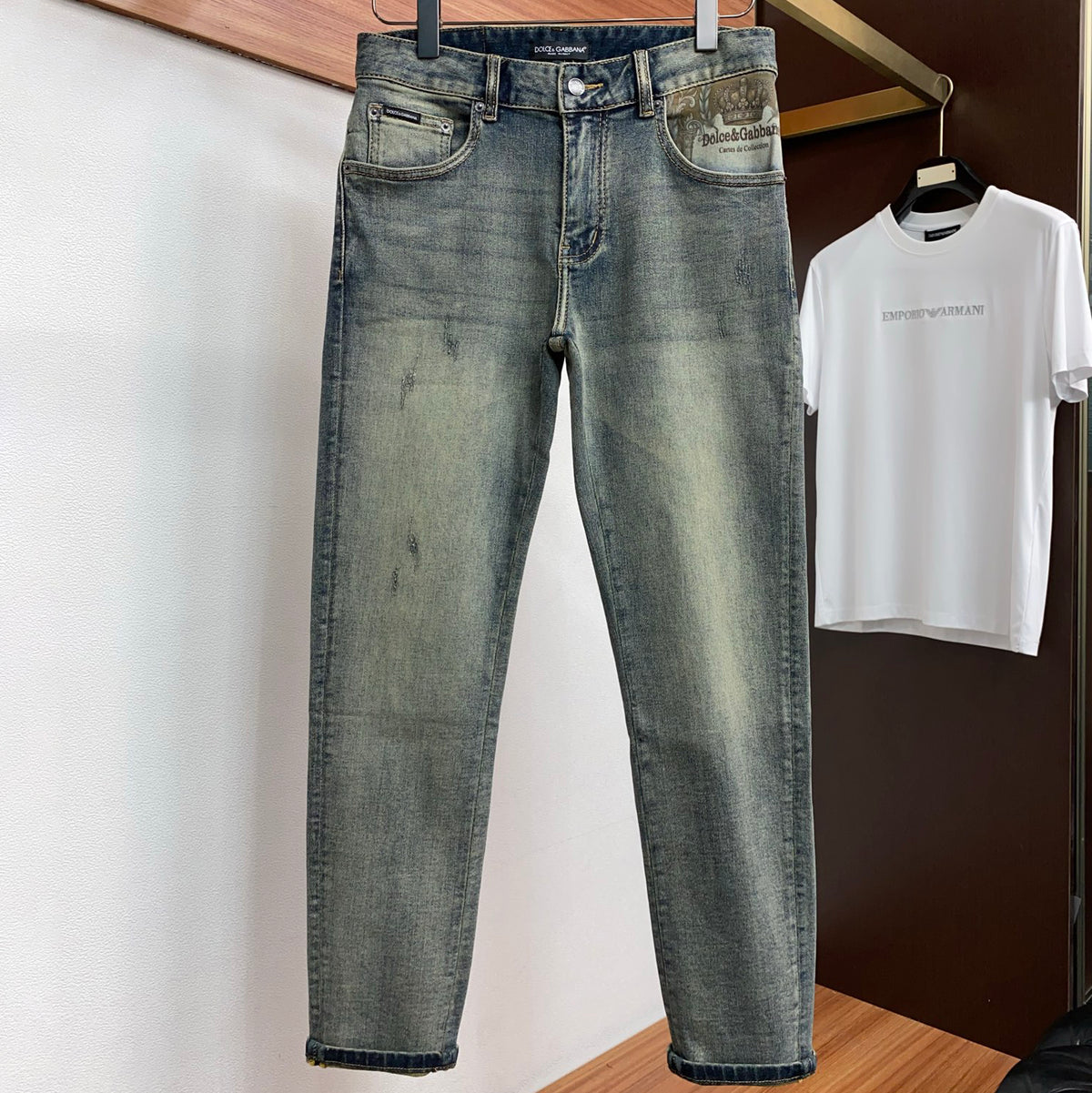 Vintage Dark Faded Crown Art Print Pocket Denim Jeans L260638