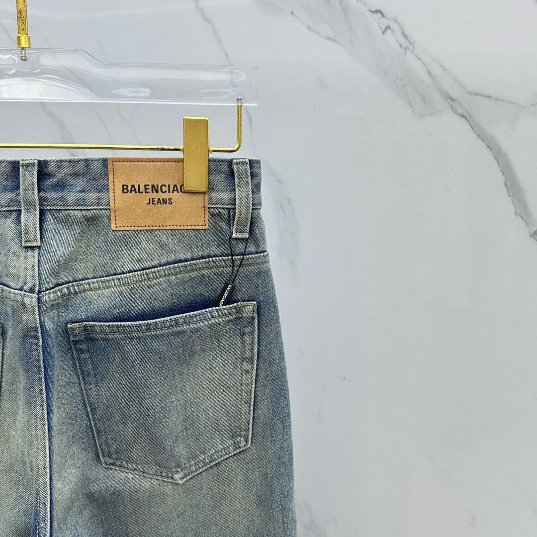 Vintage Faded Light Blue Clean Design Jeans M260726