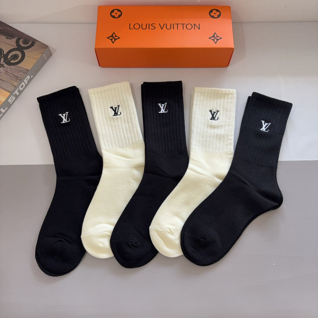 Solid Color Ribbed Mid Calf Socks U310514