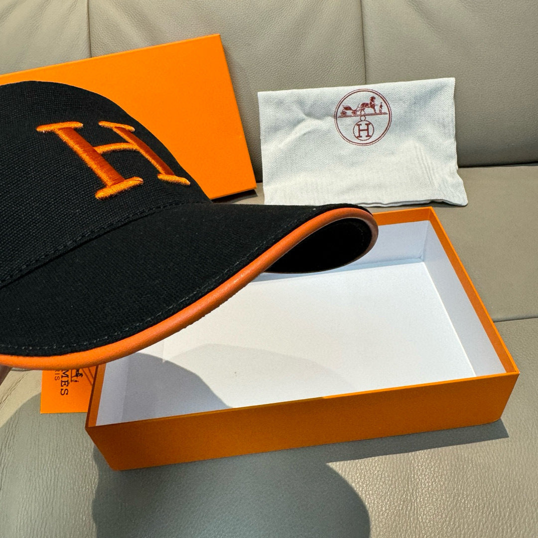 Letter H & Carriage Embroidery Baseball Cap G103012