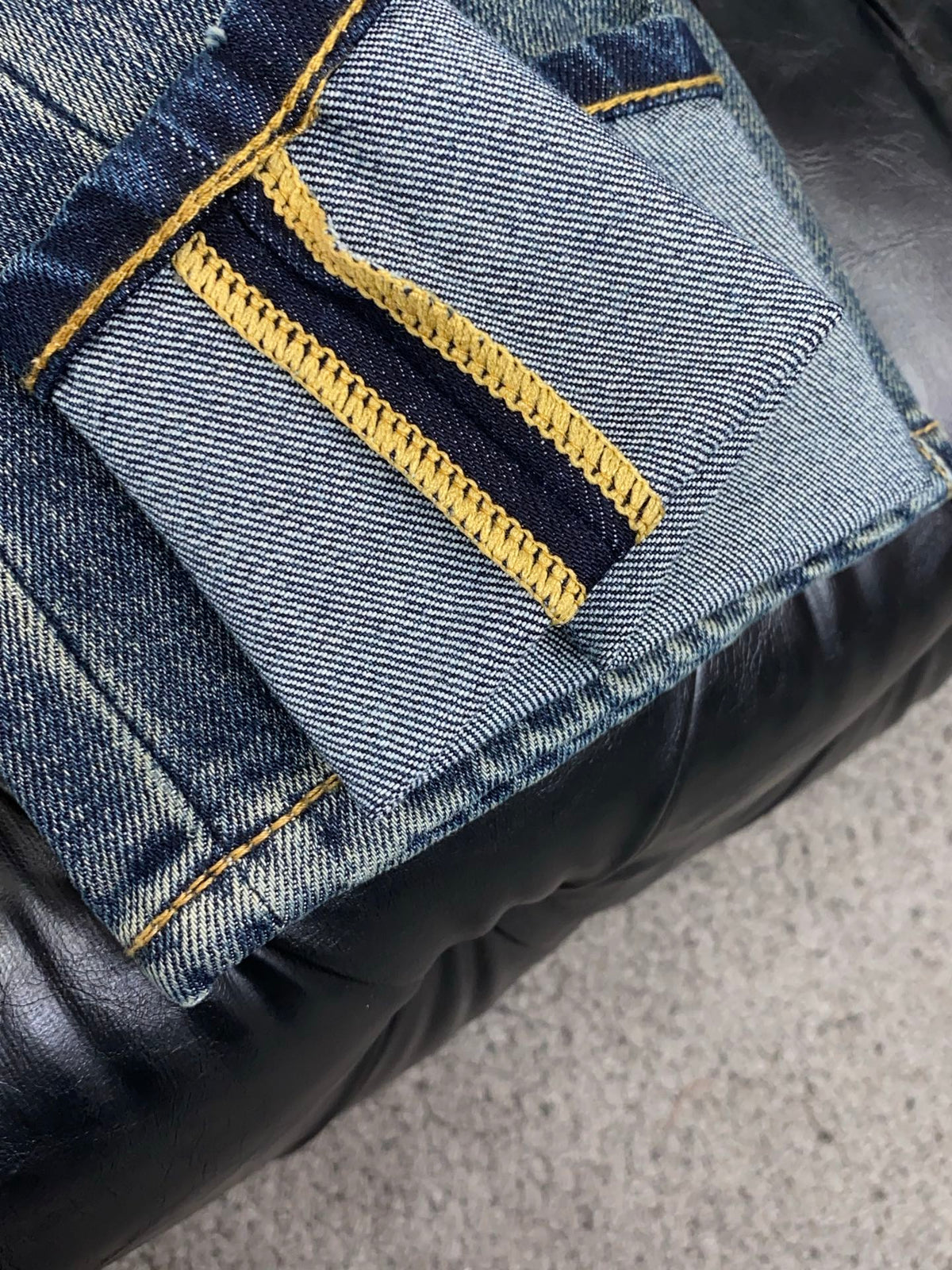 Back Pocket Shield Badge Letter Printed Vintage Denim Jeans R260544