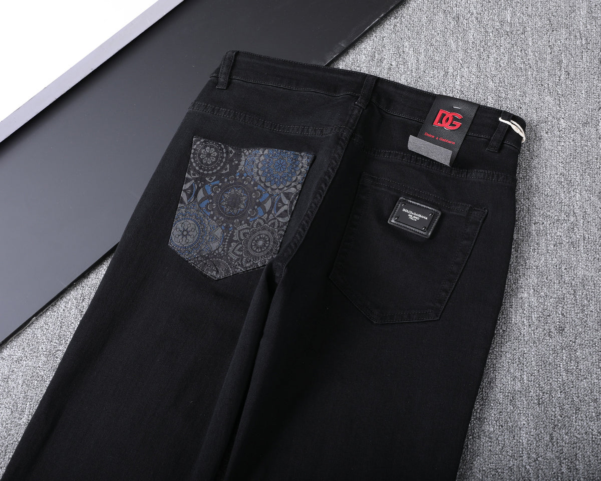 Solid Black Wash Metal Logo Plate Jeans V260814