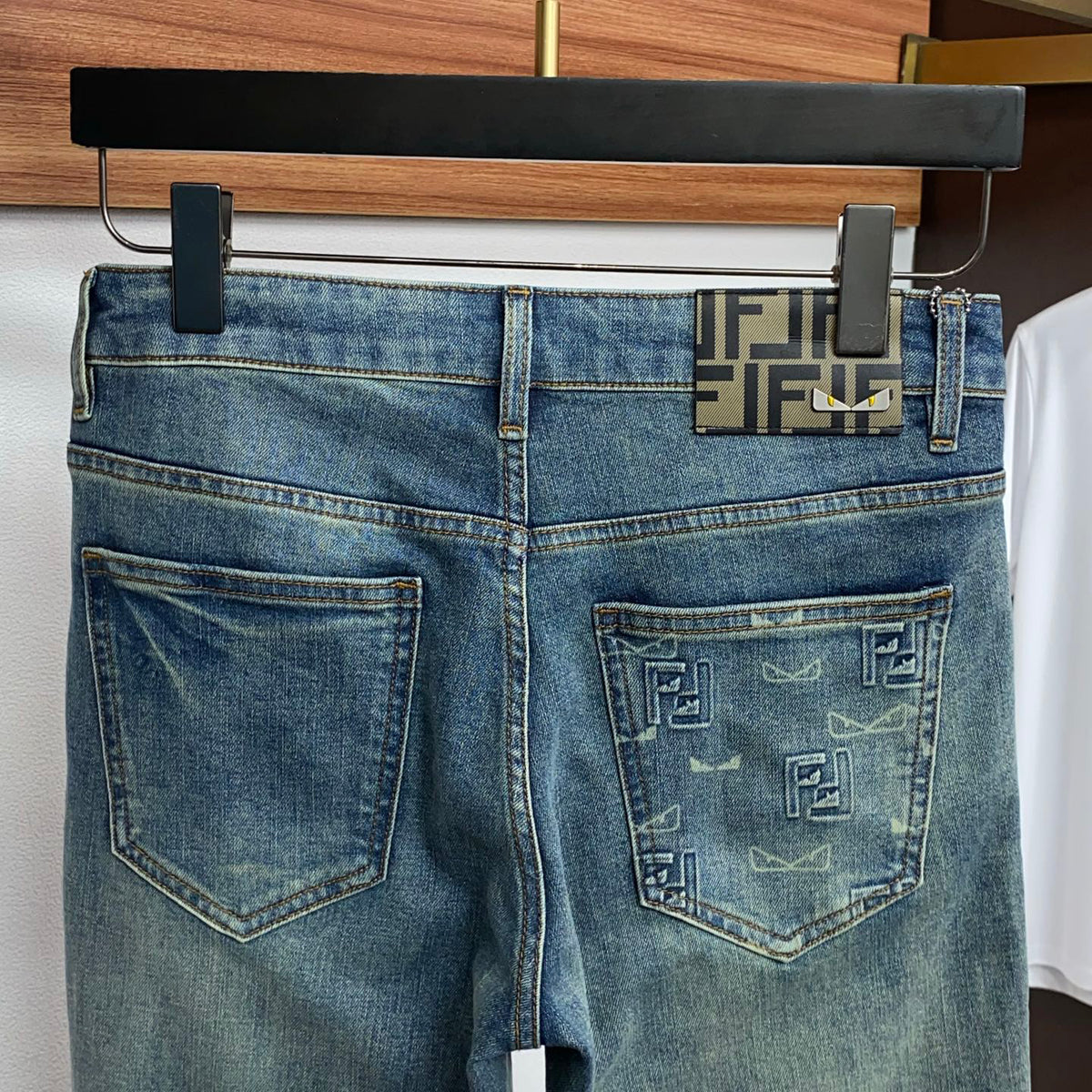 Vintage Wash All-Over Geometric Motif Print Denim Jeans L260645
