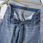 Light Wash Round Medusa Crest Jeans E260918