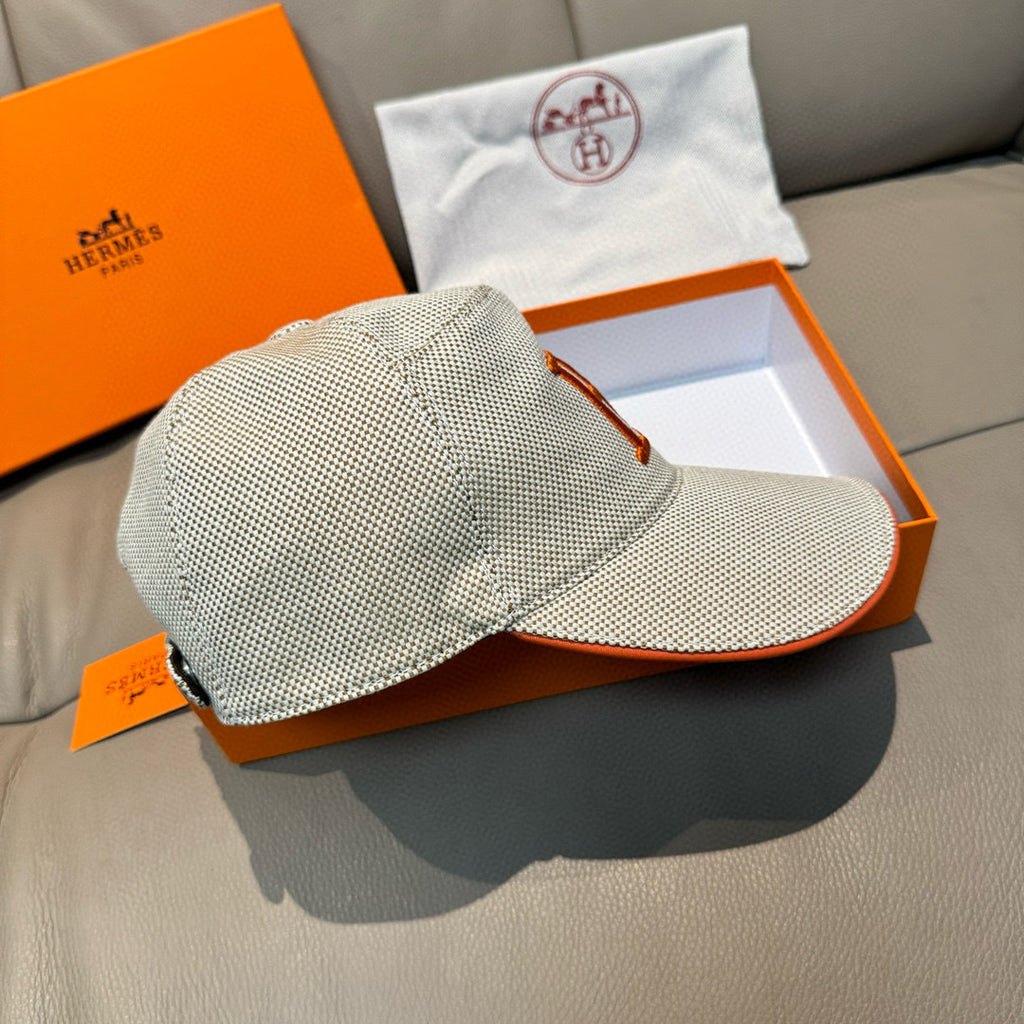 Letter H & Carriage Embroidery Baseball Cap G103012