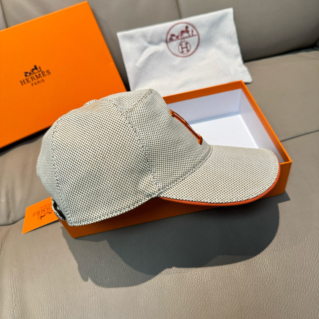 Letter H & Carriage Embroidery Baseball Cap G103012