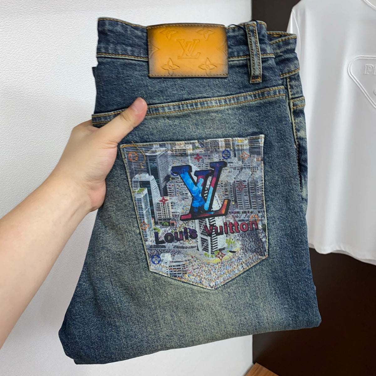 Back Pocket City Graphic Printed Vintage Denim Jeans R260534