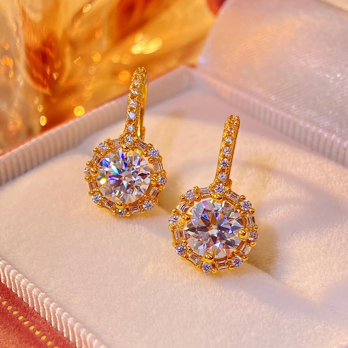 One - carat moissanite fashionable white diamond round - wrapped earing. AL24112393